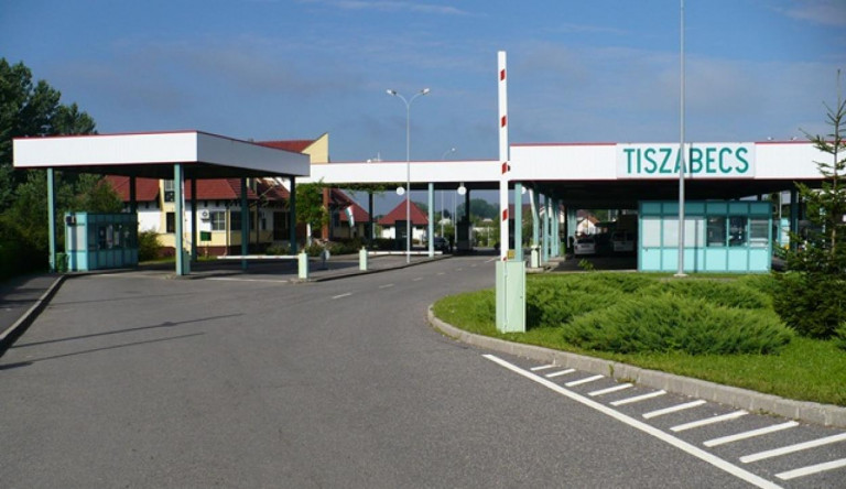 Egy leleplező riport szerint kisbuszokkal hozták Ukrajnából a Fidesz szavazóit